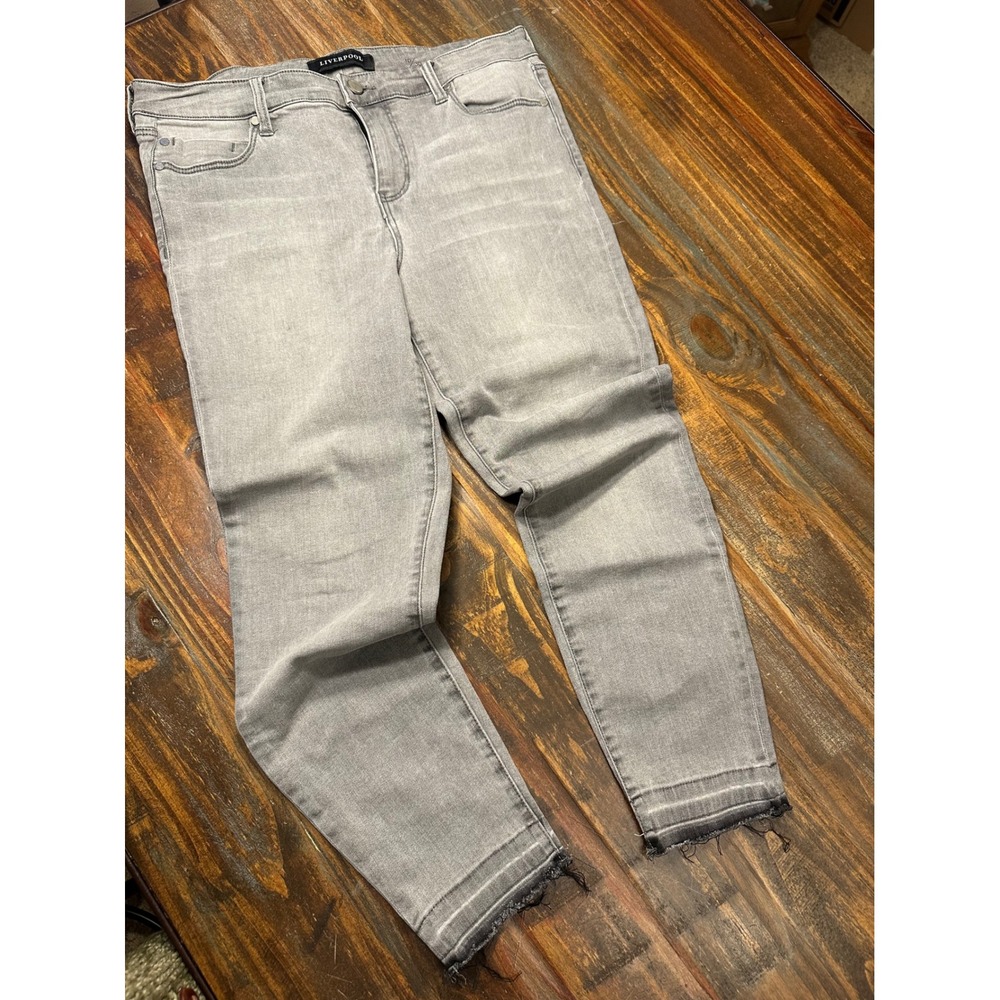 Liverpool The‎ Crop Gray Wash Denim Jeans Raw Hem Women's Size 10